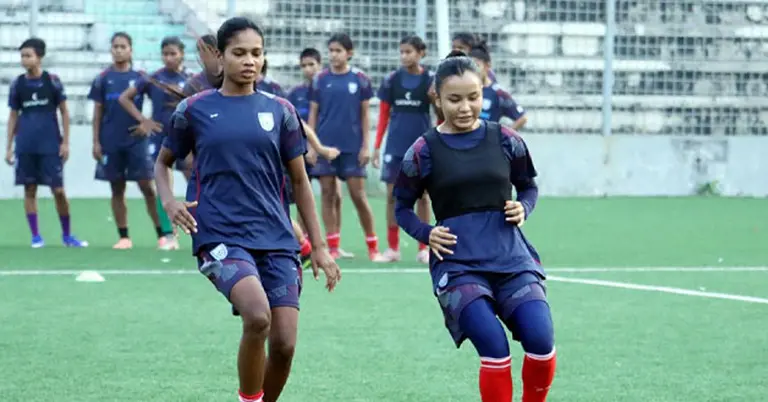 নারী ফুটবল দল